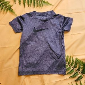 Nike Boys dri fit tee shirt size 4t
